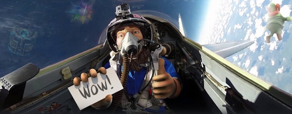 Vinn flygtur till jordens atmosfär med ett stridsflygplan